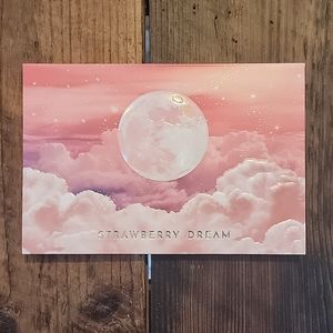 Lunar Beauty Strawberry Dreams Eyeshadow Palette